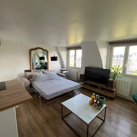 Large Two-room In Oberkampf Appartement *