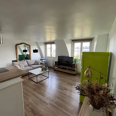 Appartement Large Two-room In Oberkampf Paris