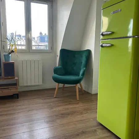 Large Two-room In Oberkampf Appartement Paris